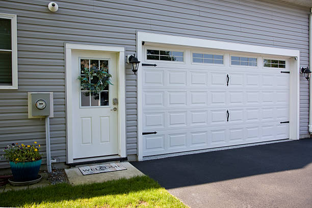24/7 Emergency Garage Door Panel Replacement experts in Bellville, OH